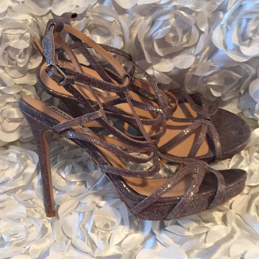 🌷 Pewter silver caged sandal heels